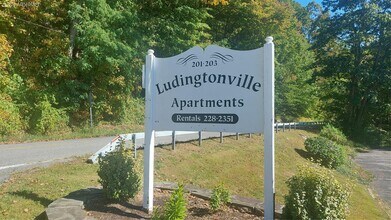 Building Photo - 203 Ludingtonville Rd
