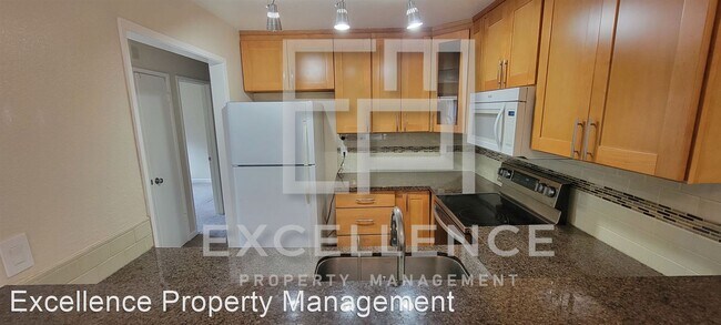 Building Photo - 2 br, 2 bath House - 5692 Makati Circle F