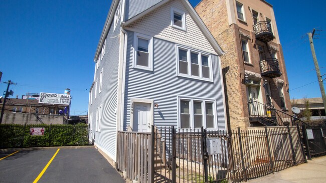 Foto del edificio - 1544 W Wabansia Ave