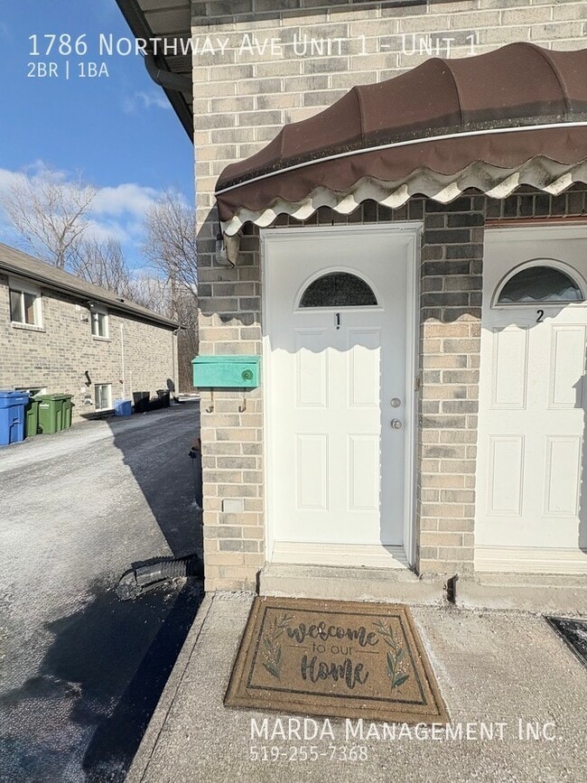 Building Photo - SPACIOUS 2 BED/1 BATH MODERN LOWER LEVEL SUITE! +HYDRO, GAS & WATER!