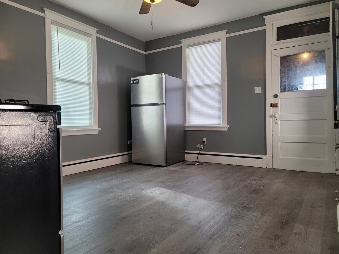 Foto principal - 8506 S Manistee Ave