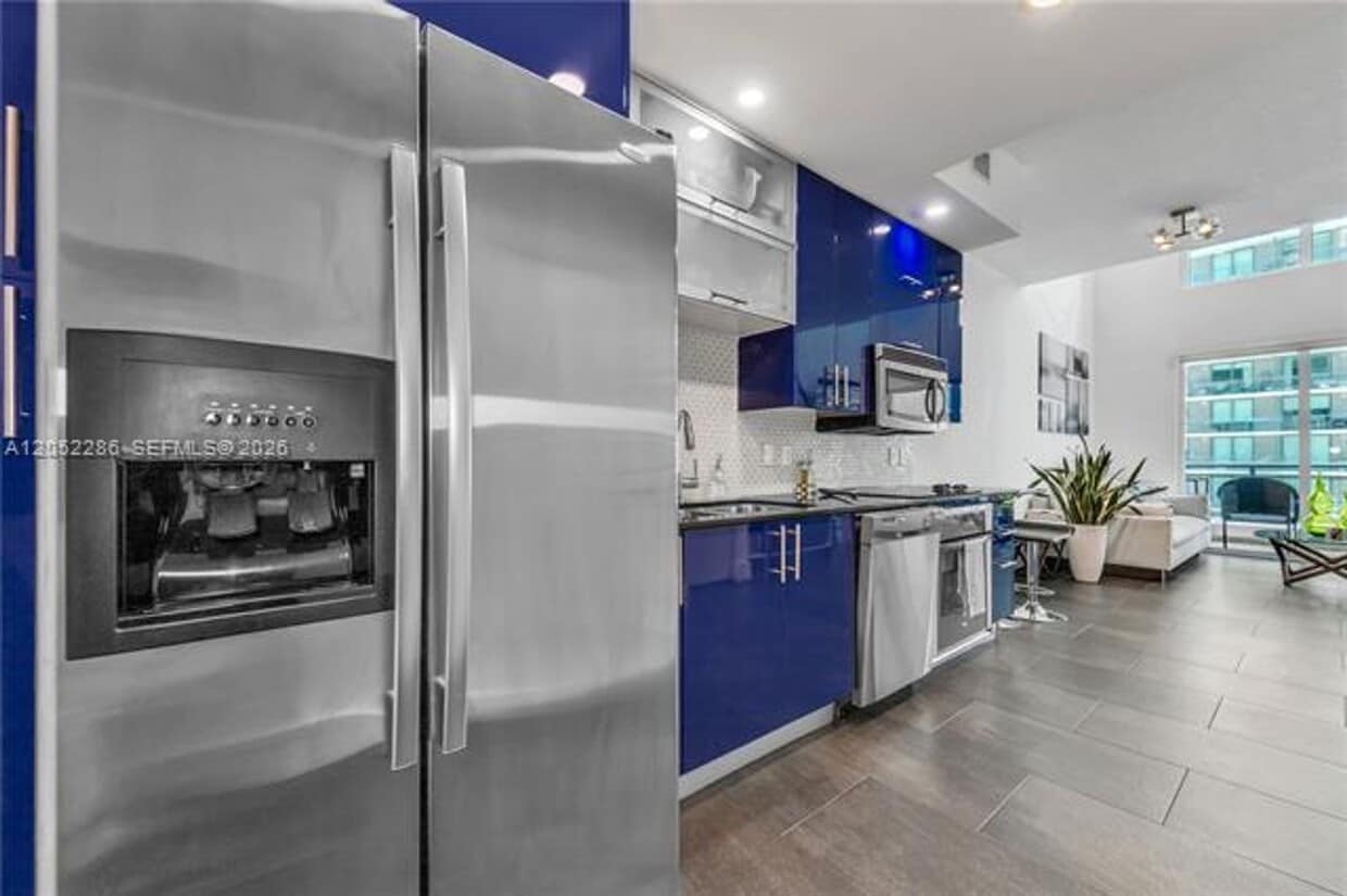 Photo - 60 SW 13th St cu-2216
