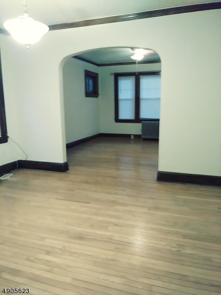 Building Photo - 564 N Maple Ave
