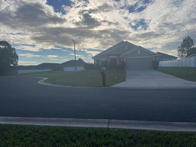 Foto del edificio - 3376 N Michener Pt