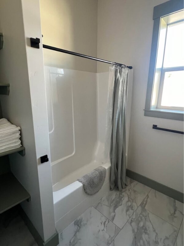 Foto del edificio - 422 W 18th St