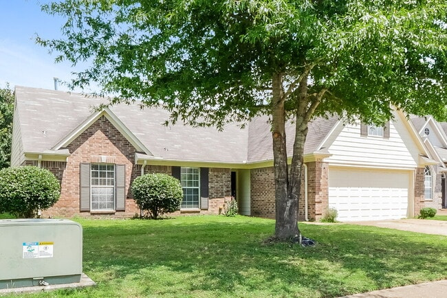 Building Photo - 10316 Cottage Oaks Dr