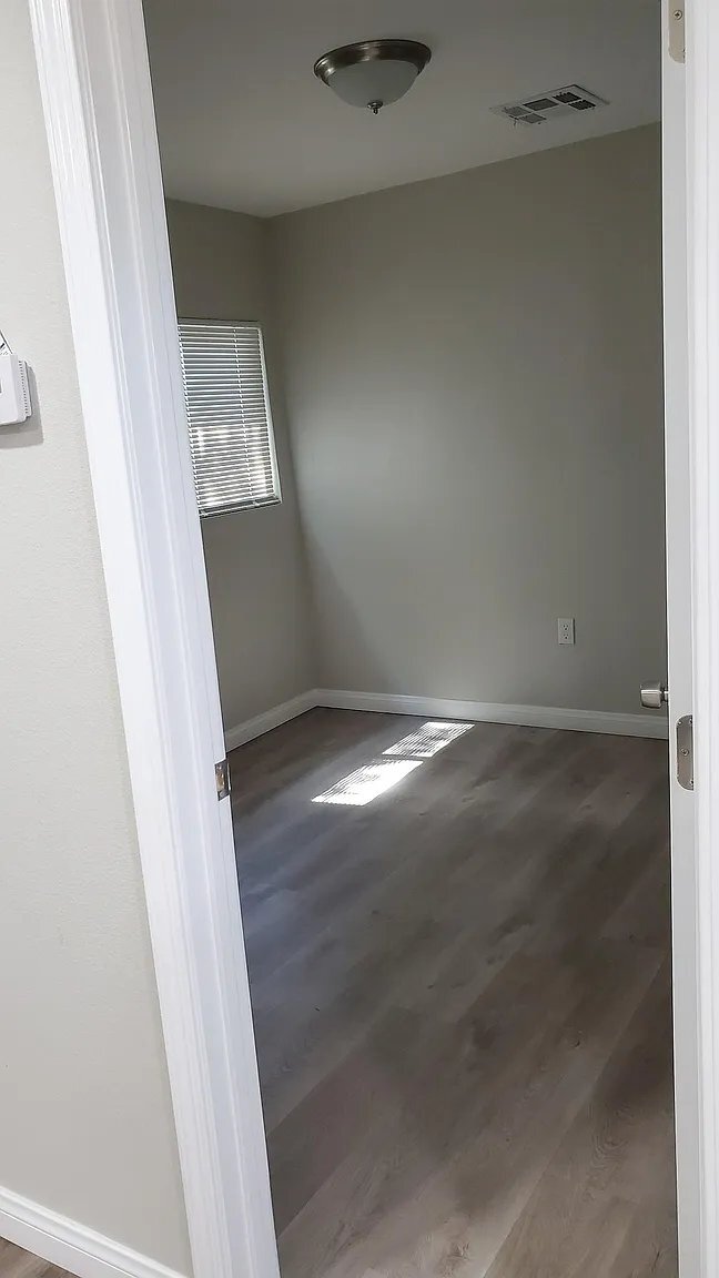 Foto del edificio - 21631 Cottonwood Ave