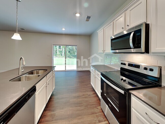 Foto del edificio - 7325 Garrett Ct