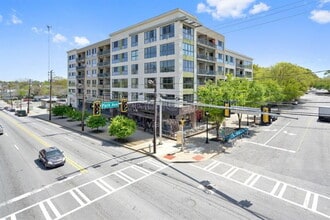 Building Photo - 563 Memorial Dr SE