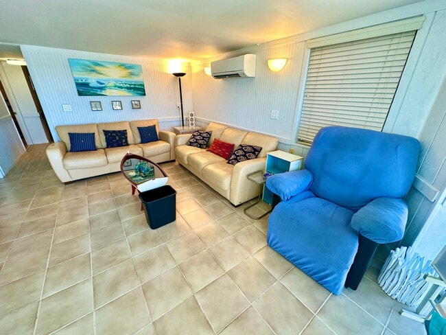 Foto del edificio - 553 Nettles Blvd