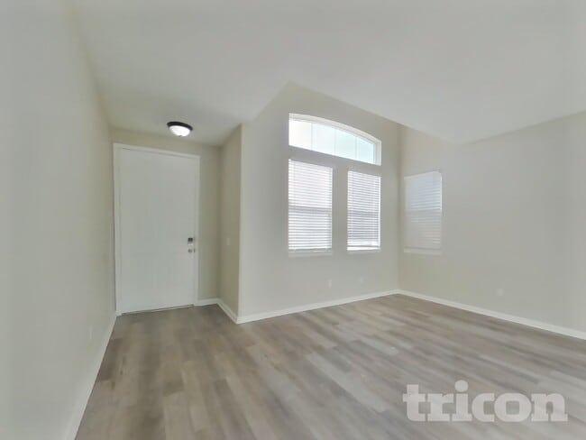 Building Photo - 757 Pino Ave