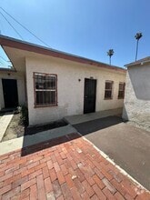 Building Photo - 608 W 49th St