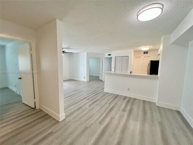 Foto del edificio - 640 S Park Rd