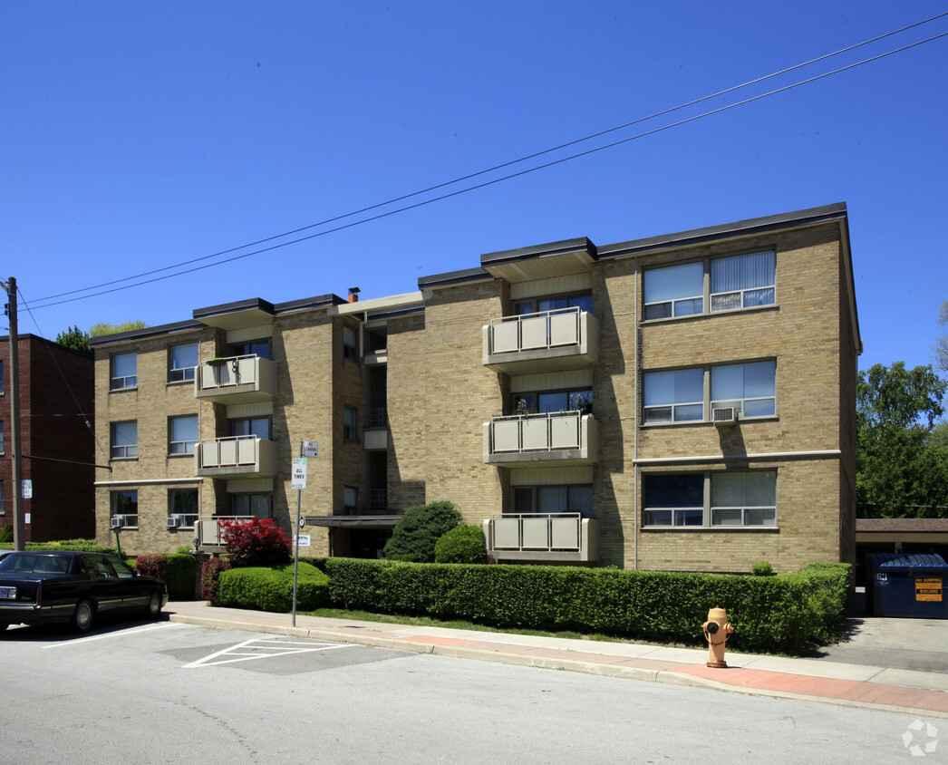 Primary Photo - 8 Anglesey Blvd