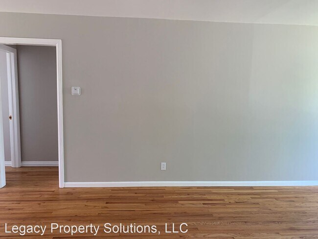 Building Photo - 4 br, 2 bath House - 1315 W. 32nd Street