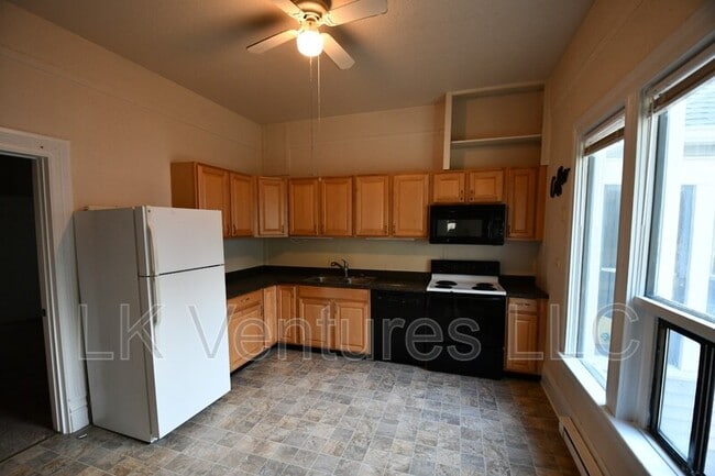 Building Photo - 140 S Cambrian Ave