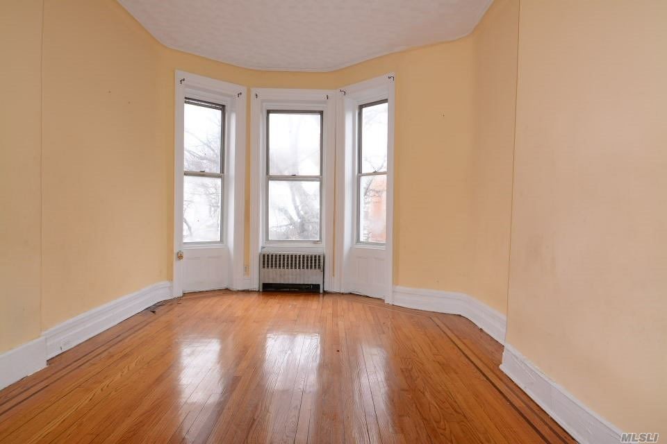 Primary Photo - 273 Maple St