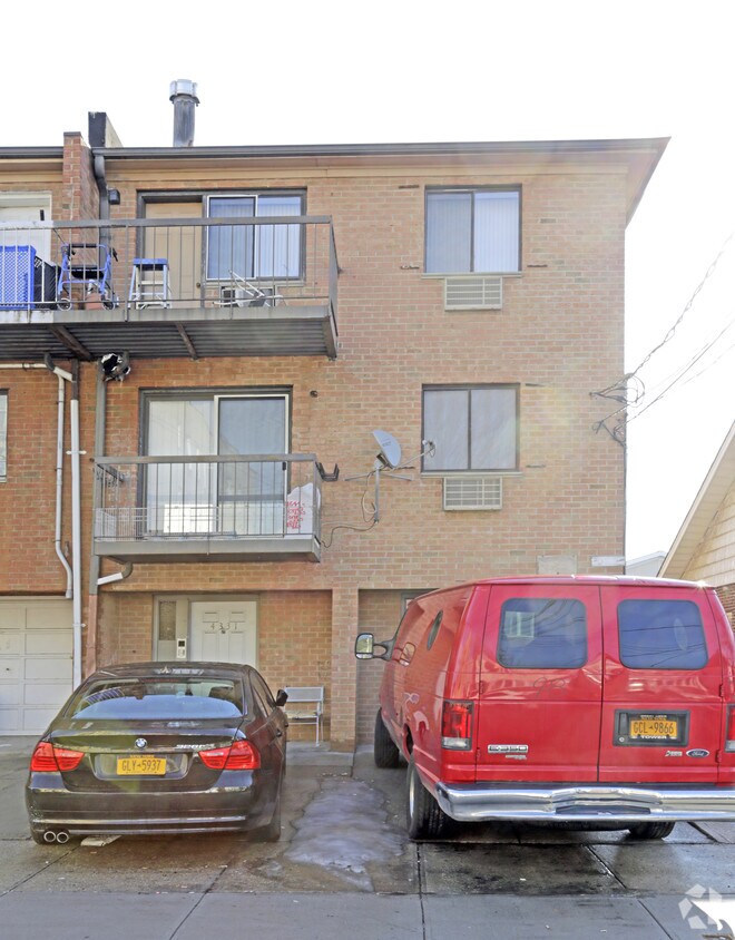 Building Photo - 43-31 165th St