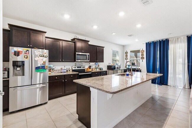 Foto del edificio - 5470 Sunshine Dr