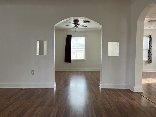 Foto del edificio - 901 Castaic Ave
