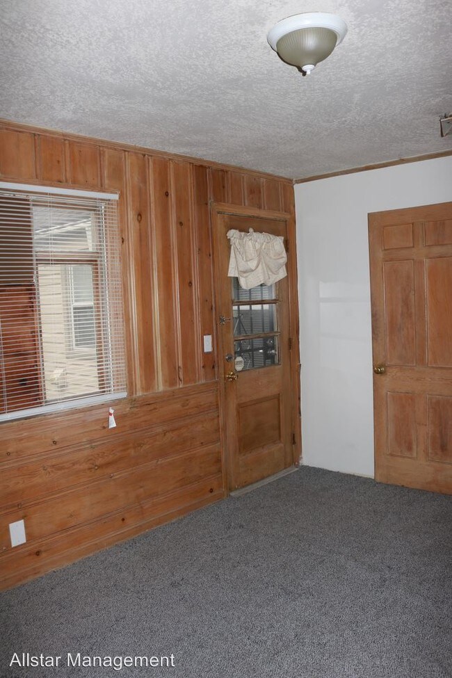 Building Photo - 18203 Highland Dr
