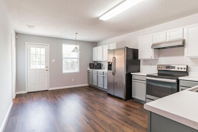 Foto del edificio - 3335 Lipizzan Dr