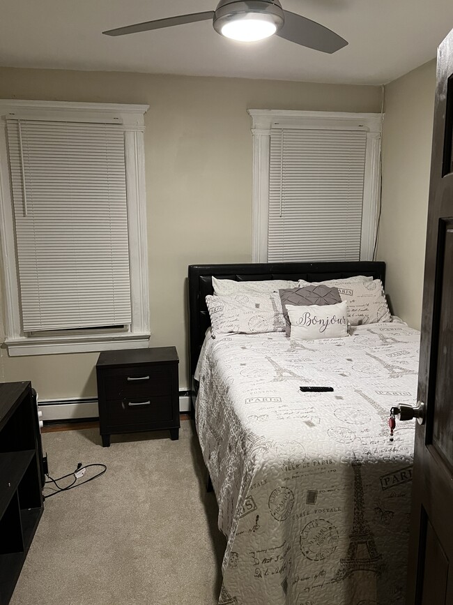 Foto del edificio - 1059 Hunterdon St
