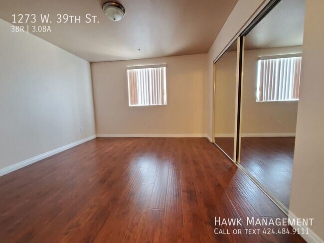 Building Photo - 1273 W 39th St