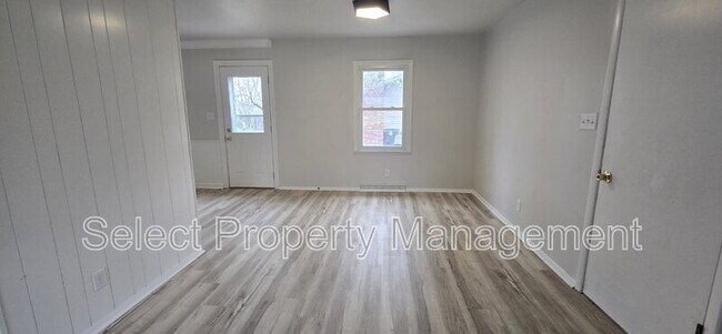 Foto del edificio - 606 Blake Dr