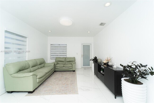 Foto del edificio - 172 W 17th St