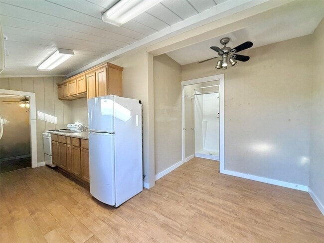 Photo - 1002 Gregg St Apartment