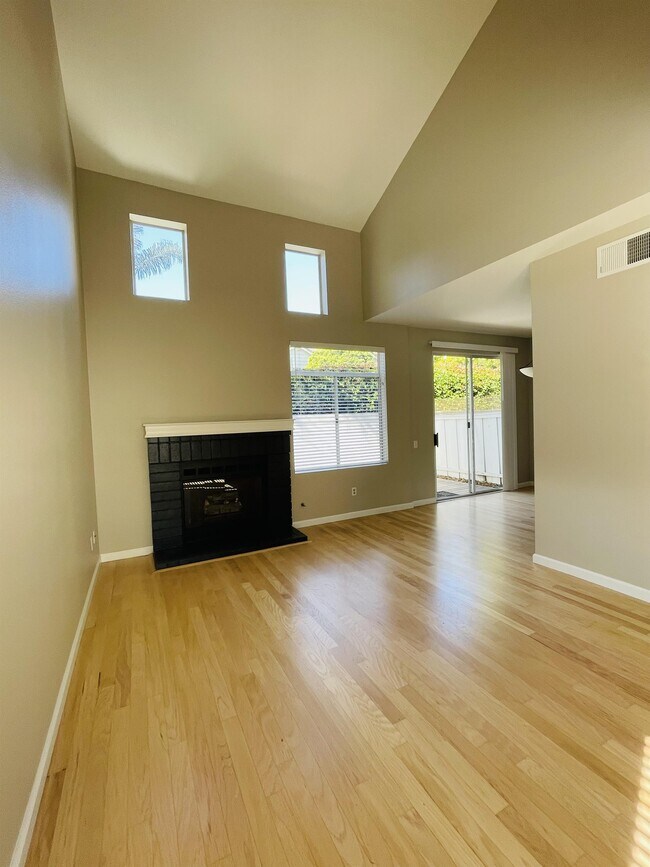 Building Photo - 13631 Tiverton Rd