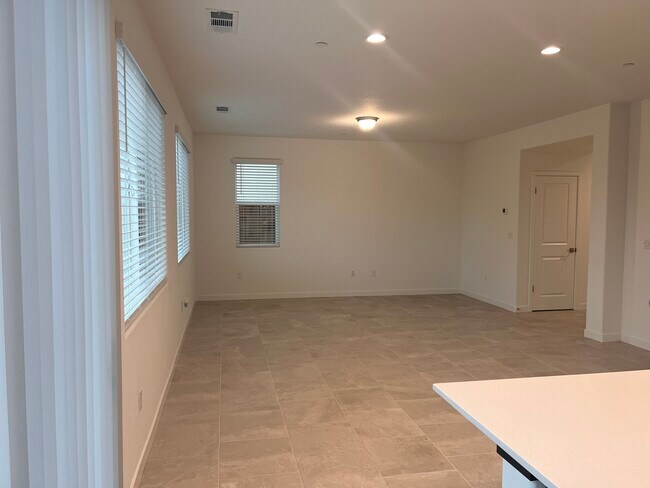 Building Photo - 6288 W Swift Ave
