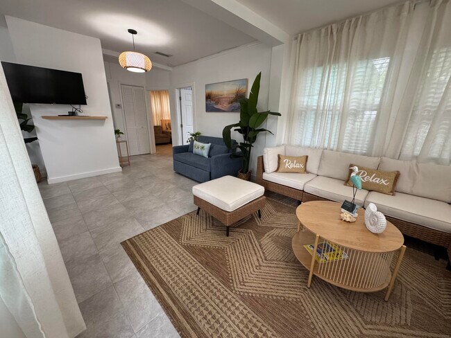 Foto del edificio - 305 N Lakeside Dr