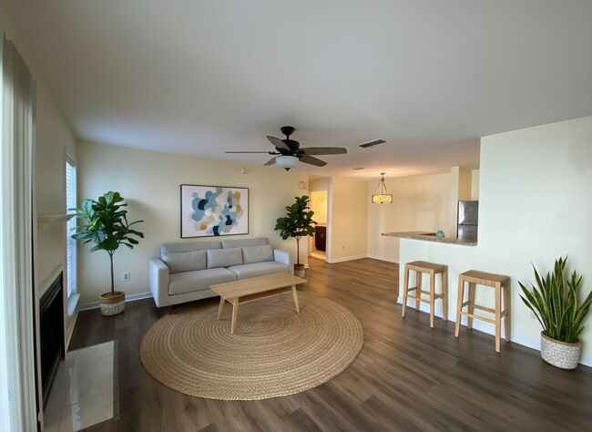 Foto del edificio - 635 Granville Ct