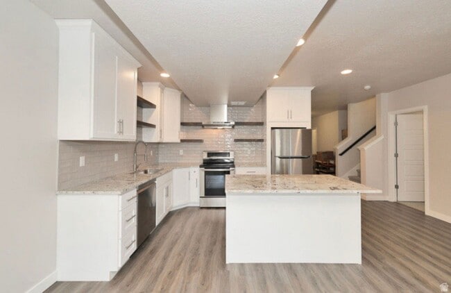 Building Photo - 14121 S Deer Arch Ln