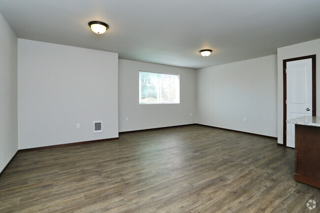 1BR, 1BA - 719SF - Clover Station