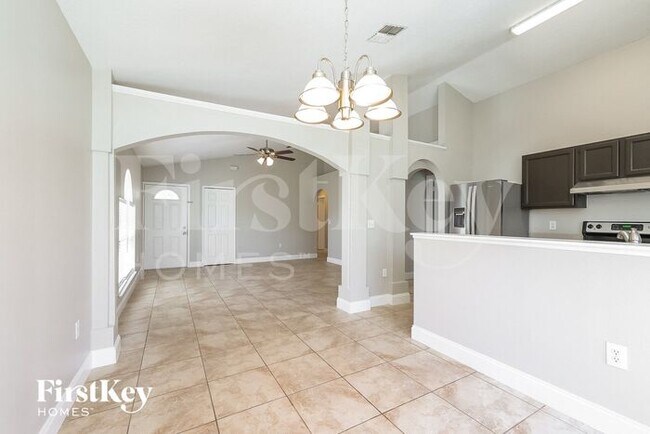 Building Photo - 2502 Hadleigh St