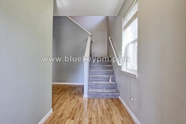 Foto del edificio - 3 Bed, 2.5 Bath Townhome Near Orchards Fre...