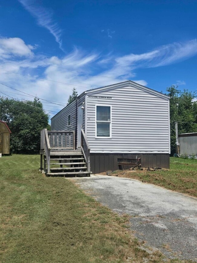 Building Photo - 4026 Spring Place Rd SE