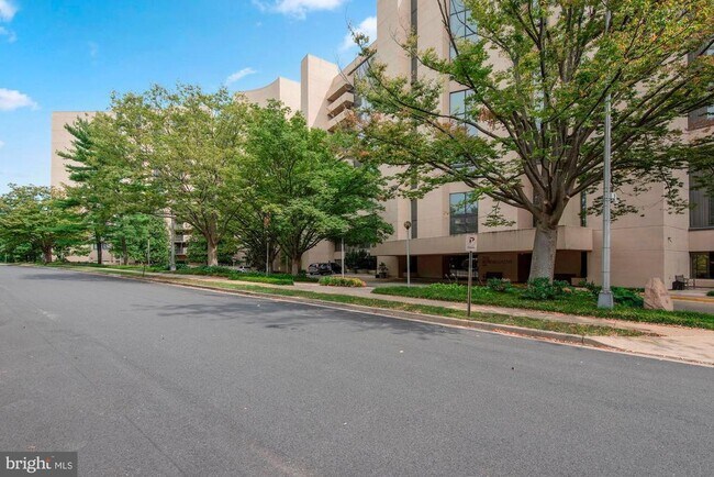 Foto del edificio - 1101 S Arlington Ridge Rd