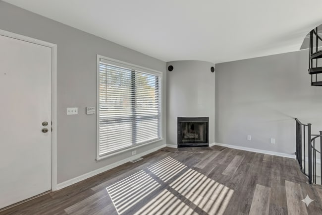 Building Photo - 2410 Grandview Ave