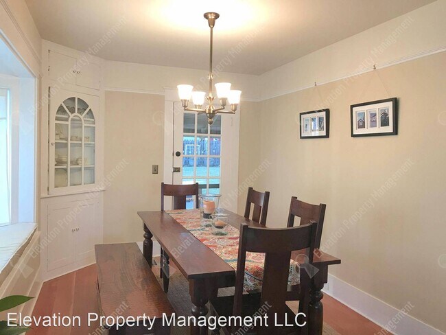 Building Photo - 4 br, 1 bath House - 513 NW Newport Ave