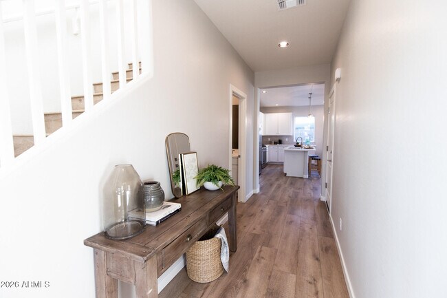 Foto del edificio - 3726 E Flower St