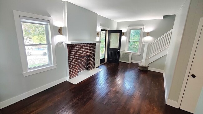 Building Photo - 542 N Fairmount St