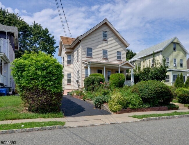 Building Photo - 24 N Willow St