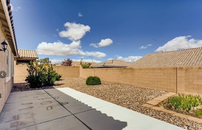 Building Photo - 7508 Alamo Ranch Ave