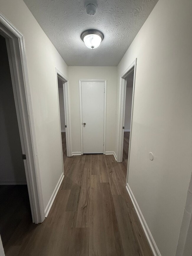 Foto del edificio - 345/347 Rustwood Dr