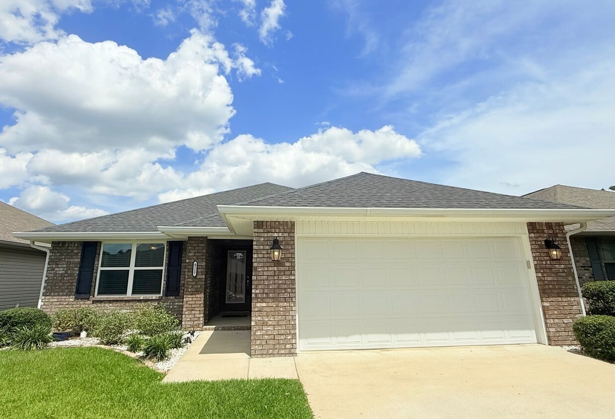 Primary Photo - Spacious Home - Ashley Place