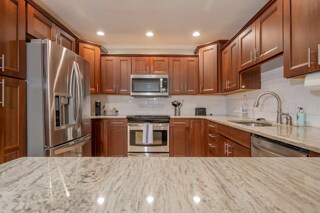 Building Photo - 11522 Oval Dr W
